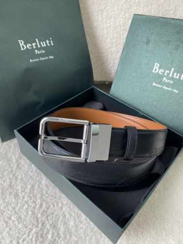 berluti针扣经典款，Venezia Scritto小牛皮情书雕刻款 纯手工擦色 高品质树羔皮夹心 现货齐码85-125Cm，宽度3.5Cm。