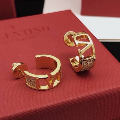编号Ved0206 Valenti*O最新款月亮耳勾耳环 一致Z批黄铜材质