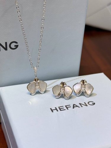 新品Hefang何方月光蝴蝶兰项链 耳钉