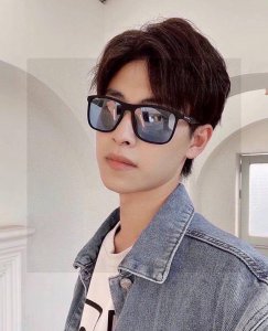 新款品牌 阿玛尼Armani 原单品质男士偏光太阳镜 材质 高清宝丽来偏光镜片 板材印字Logo镜腿 看细节就知道大师手工制作设计 做工精致 高端大气 适合旅游