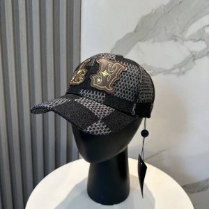 Lv路易威登官网同步高版本 新款牛仔棒球帽 火爆技术升级 洗水牛仔风街头风十足 更符合现在时尚小哥哥小姐姐的Style 机场街拍超飒