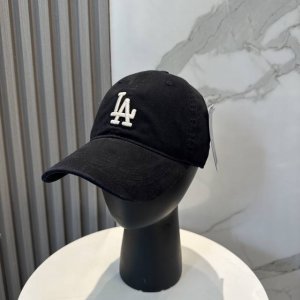 韩国正品Mlb棒球帽Ny最新最火的帽子就在这最新款棒球帽刺绣男女情侣款鸭舌帽最新款 爆炸款全线出货 非常百搭 正品Mlb男女同款棒球帽 Mlb 韩国Ny洋基队限