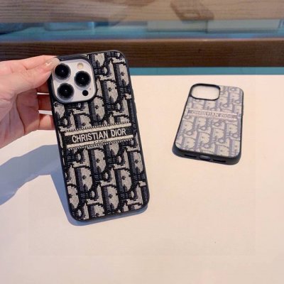 新品上架 Dior刺绣布艺全包手机壳 型号：为了不出现报错型号，请打开本机查看手机设置显示的型号 Iphone16系列更新 Iphone16Pro Max 6.