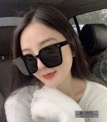 意大利古奇-Gucci . 宝丽来树脂高清镜片 . Tr镜架-轻便佩戴舒适 . Size：57-16-148， . 新款Gg家太阳镜减轻强光负担，遮挡有害光线防