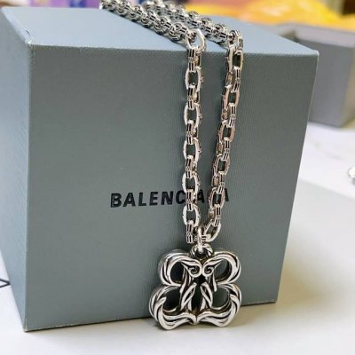 原单货新品 巴黎世家项链 Balenciaga 新款项链专柜一致 细节做工精细 每个细节流程到位 设计工艺精细 火爆款出货 设计独特 复古风格 巴黎世家项链