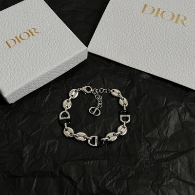 Dior 迪奥 手链 精选原版一致 黄铜材质 甜美气质高雅