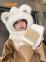 Chanel2024新款防寒保暖小熊毛绒帽子围巾手套一体女冬季加厚护耳骑行帽