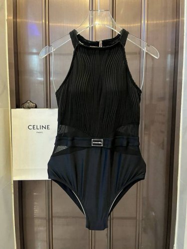 特 p chanel香奈儿新款连体泳衣 适合多种场景的游泳衣 海边 游泳池 温泉 水上乐园 漂流都可以内搭也完全可以 连体设计遮肉显高挑 腹部有点肉肉也不影响咱