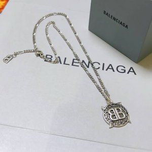 原单货新品 巴黎世家项链 Balenciaga 新款项链专柜一致 细节做工精细 每个细节流程到位 设计工艺精细 火爆款出货 设计独特 复古风格 巴黎世家项链