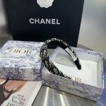 配包装盒 dior 迪奥 Cd经典发箍 简单实用 时尚潮流 非常时髦有个性 甜酷女神必备