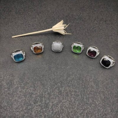 上新。David Yurman 主石14Mm四方钻戒指，紫钻，蓝钻，黑钻，绿钻，香槟钻，满钻 尺寸：美号，6-7-8-9，四个号