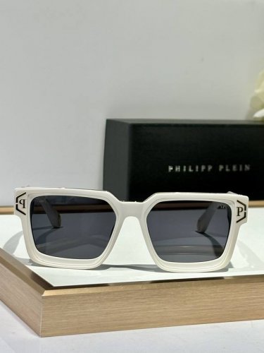 philipp plein 采用进口板材切割抛光处理 光泽感满满 加厚的板料使眼镜更加立体 model:Spp10 size:55口18-145