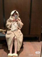 原版打版，历时一个月终于出大货啦1:1复刻年爆款到货！Loewe罗意威新品羊毛马海毛围巾 初秋奶茶女孩老钱风超嗲穿搭，初秋和奶茶色真的好搭大地色温柔又耐看，超高