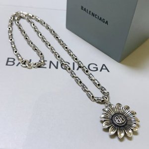 原单货新品 巴黎世家项链 Balenciaga 新款项链专柜一致 细节做工精细 每个细节流程到位 设计工艺精细 火爆款出货 设计独特 复古风格 巴黎世家项链