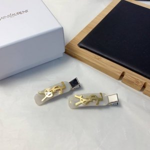 ysl圣罗兰 ysl发夹 亚克力钛钢Logo边夹刘海夹压夹日常精致小单品 气质百搭小仙女必入单品 宝藏款 闭眼入推荐款 一对