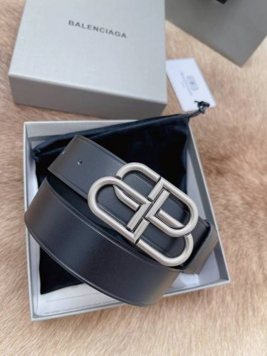 balenciaga 巴黎世家意大利原厂树膏皮，纯铜复古五金，正品尺寸3.5Cm 顶级