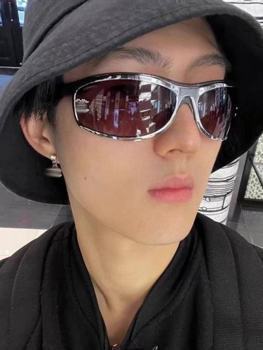 Chanel 香奈儿 2025新款欧美复古银色曲面小香风墨镜户外运动拍照女潮男太阳眼镜