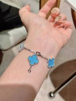 我们出品 五花带钻手链，可订做18K真金真钻版，只做对版真金货，价询客Fu 精工纯银厚金电镀，终于给我做出来了，市面上万万千版本，，再看了Z批之后，你就懂得仅有