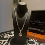 新款 专柜品质 Chrome Hearts克罗心 经典复古项链 双面马蹄印吊坠 凹凸造型不同的花纹设计风格 呈现出与众不同 十字架 童军花是克罗心的志 所以更经