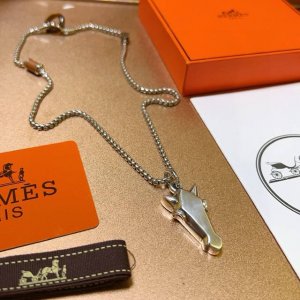 Hermes 爱马仕项链 猪鼻子项链系列首饰 进口定制.高端链条经典搭配 新品 简单时尚专柜一致 火爆款出货 设计独特 前卫 男女必备款！