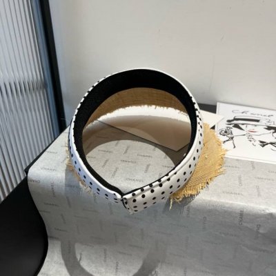 100￥ miumiu缪缪草帽，发箍遮阳帽