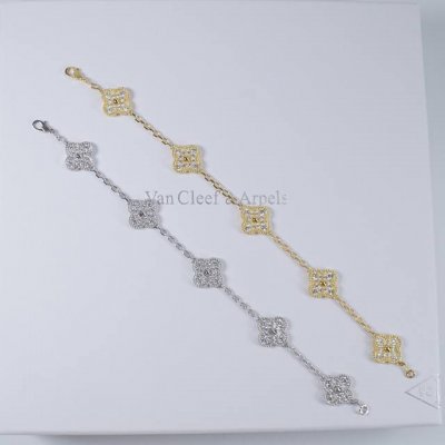 纯银精工版厚金电镀 完美两色四叶草 Vca五花满钻手链 最大的难度在于挑战中间这颗满钻的四叶草了 巨巨巨难做 最后 只有把满钻的项链四叶草直接拆了Zp的去压膜