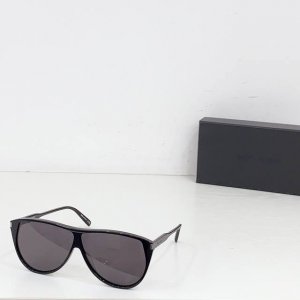sl731 Gaspar 镜腿镌刻Saint Laurent 标志 Ysl再出绝美款 Size：56口20-145 每一副 Saint Laurent 眼镜都堪