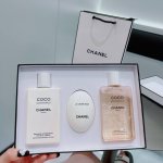 专柜品质 Chanel可可小姐香氛滋润系列套盒 沐浴露 Ml＋鹅蛋鹅卵石50Ml + 滋润身体乳 Ml 最火的就是香奶奶家这颗蛋了，高逼格的护手霜一颗蛋都这么美