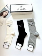 配包装 一盒3 双 Chanel 香奈儿 经典双C字母Logo纯棉中筒袜 小腿袜 Ins爆款！专柜在售Ing 好看到爆炸 ！超高品质！经典不过时！潮人必不能少的