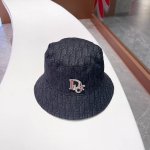 p80 迪奥渔夫帽休闲百搭款 饱满立体高颅顶 帽型正点 弧度流畅线条自然 神奇改善脸型，戴上立马脸小