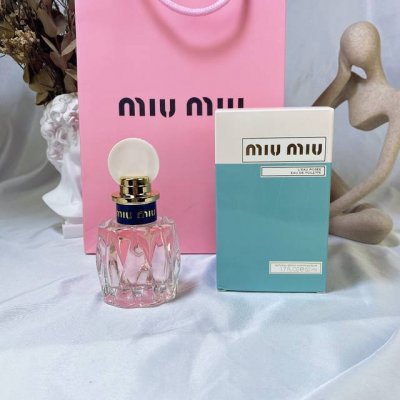 专柜品质 Miumiu缪缪2018第三代白盖粉色缪缪玫瑰之水50Ml，新款花香粉色少女女士香水白盖 香调：花香调 前调：黑醋栗叶、香柠檬、柠檬、青柠 中调：铃兰