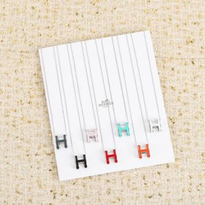 金色 香槟金色 银色 我们出品 大号，Zp3900 ，独家发售，代购版本 Herme*爱马仕珐琅弧形H项链，专柜在售3千现货2017版的把原来的钢铁丝项圈换成了