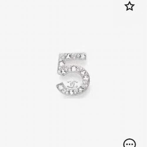 香奈儿25p双C5字胸针好闪，好美啊？ Bling Bling拼水钻珍珠经典星星，爱心珍珠 谁看了谁不迷糊啊