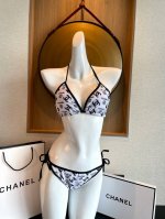 Chanel 香奈儿新款印花比基尼适合多种场景的游泳衣 海边 游泳池 温泉 水上乐园 漂流都可以内搭外穿也完全可以 面料 透气舒适 速干弹性的游泳衣更加帖肤易清