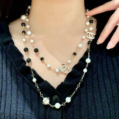 chanel香奈儿 中古 字母毛衣链 项链小香家的款式真心无需多介绍每一款都超好看，精致大方，非常显气质.