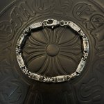 新款 专柜品质 Chrome Hearts克罗心多元素白钻十字架手链 凹凸造型不同的花纹设计风格呈现出与众不同 十字架童军花是克罗心的标志 所以更经久不衰 正品