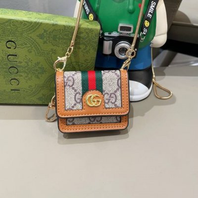 Gucci古驰通用蓝牙耳机包，Gucci Ophidia系列耳机包钥匙扣挂饰包饰！配长链条斜挎，挂包包 方便携带！