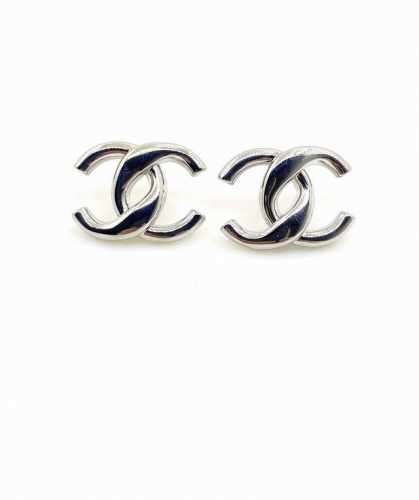 Chanel 最新款白金光面Cc耳钉 一致Zp黄铜材质