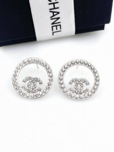 Chanel 圆形双C耳钉 精致轻奢 非常耐看的一款耳钉 Zp材质 S925银针