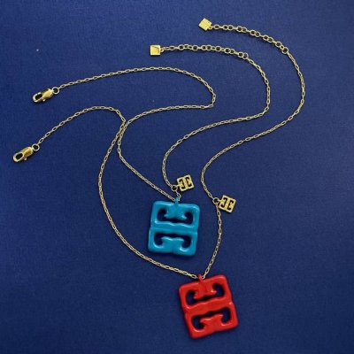 Gv92 62 62 纪梵希givenchy欧美时尚高级感蓝色红色滴油大正方形项链 黄铜材料电镀18K金 2个色
