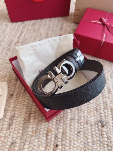 salvatore Ferragamo 男士3.5Cm网红种草腰带 成功男士必备单品 款式大方百搭 皮质耐磨牢固 五金纯铜真空电镀 一针一线都体现出质感满满 一