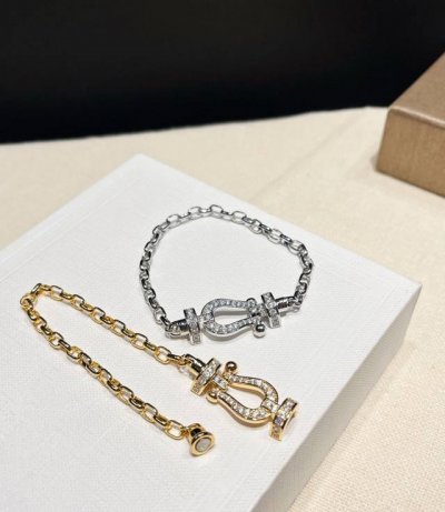 P70李嘉琦 同款 火爆 大牌 Fred 费雷德满钻黄金 手链 这个也是极好看的 人手一条[奸笑] 各大红人 小红书 人手必备 撞款几率也很低 很适合日常佩戴款