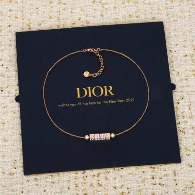 我们出品 Zp6240，量大咨询客Fu Dor粉方粒项链 2025春夏最新款绝美系列！超可爱的粉方粒！立体的设计，粉嫩嫩的珐琅点缀少女心爆棚超级重工每一颗方粒都