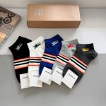 配包装 一盒5双 Burberry 巴宝莉超火爆小单品 经典字母Logo船袜 个性时尚百搭款 你值得拥有哦精梳棉面料 超柔软材质 舒适透气