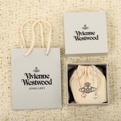 viviennewestwood 耳钉预售10号，手链、项链现货。量大咨询客Fu 绝美土星爱心套装 Z包装没做，重磅推荐，一定要整套入，闭眼入准没错！纯粹王冠球