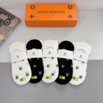配包装 一盒5双 Lv 路易威登 新款超火袜子，竹棉面料，经典字母Logo船袜，个性时尚百搭款，你值得拥有哦