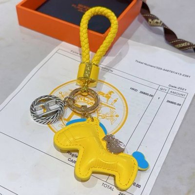 新款Hermes爱马仕钥匙扣钥匙扣加厚版 铂金版。高级精工版 众多网红同款 爱马仕挂饰钥匙扣太考验师傅的手艺了 要确保每个细节都到位不简单 高端定制 男女同款