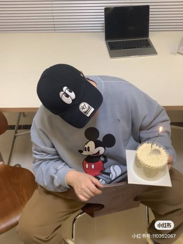 潮牌47Brand热门单品棒球帽 脏橘色小狗刺绣Logo 黑色Emoji童趣大眼镜 碳灰色Oakiey极简Logo 可调节帽围52-60Cm左右