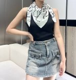 180 【Chanel新款 温柔而娴静，珍珠优雅气质！】柔软顺滑的感觉真的舒服到心都化了！Chanel经典珍珠元素新款真丝方巾！懂货的拿在手里一看，就会爱死，经