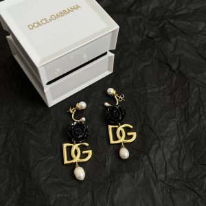 Dolce&Gabbana 杜嘉班纳 Dg字母秀场耳钉款！ 装饰 黄铜材质 工艺复杂